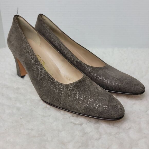 Elegant Taupe Women's Heels - Picture 1 of 9